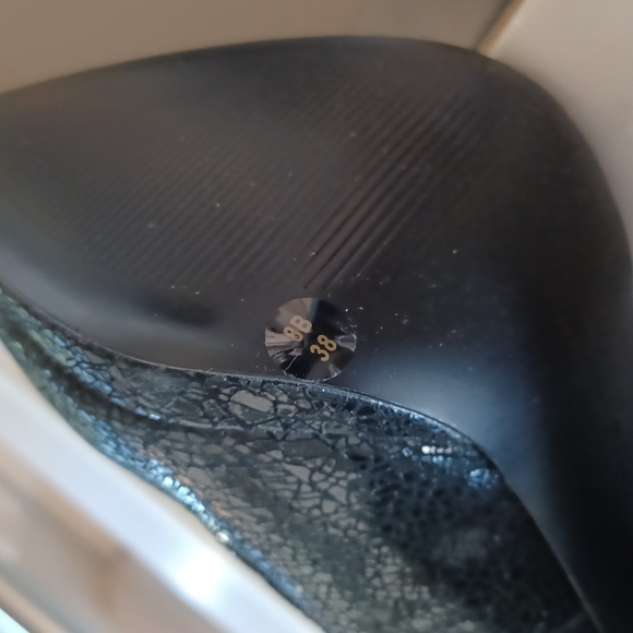 BCBGeneration "Michah" Suede Ruffle/Corset Pump Style Heel NEW- Sz. 8 - Picture 9 of 14